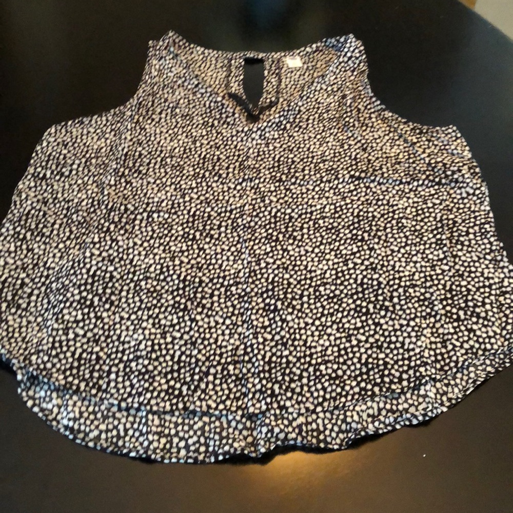 V-neck sleeveless top